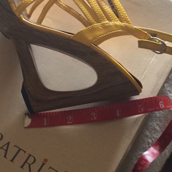 Original shoes - Picture 2 of 3